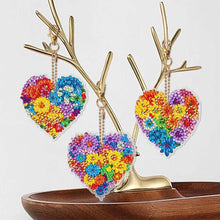 Carica l'immagine nel visualizzatore di Gallery, Portachiavi Diamond Painting 5D Cuore e Fiori 6 Pezzi