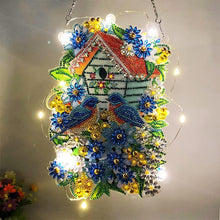 Carica l&#39;immagine nel visualizzatore di Gallery, Decorazione per Auto Diamond Painting Casa degli Uccelli con LED e Pendente