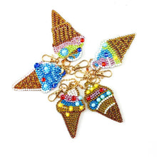 Carica l'immagine nel visualizzatore di Gallery, Portachiavi Diamond Painting 5D Gelato