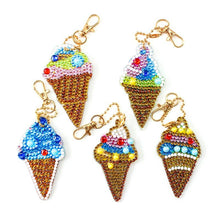 Carica l'immagine nel visualizzatore di Gallery, Portachiavi Diamond Painting 5D Gelato