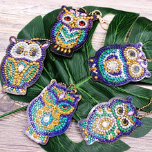 Carica l'immagine nel visualizzatore di Gallery, Portachiavi Diamond Painting 5D Gufi Set di 5 Pezzi