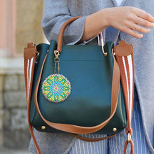 Carica l'immagine nel visualizzatore di Gallery, Portachiavi Diamond Painting 5D Fiori Mandala 5 Pezzi