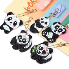 Carica l'immagine nel visualizzatore di Gallery, Portachiavi Diamond Painting 5D Panda
