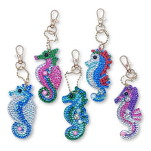 Carica l'immagine nel visualizzatore di Gallery, Portachiavi Diamond Painting 5D Cavallucci Marini 5 Pezzi