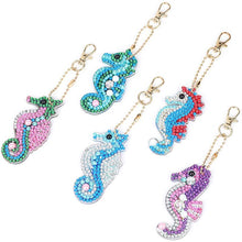 Carica l'immagine nel visualizzatore di Gallery, Portachiavi Diamond Painting 5D Cavallucci Marini 5 Pezzi