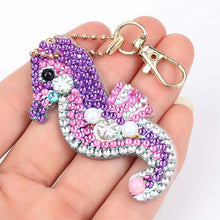 Carica l'immagine nel visualizzatore di Gallery, Portachiavi Diamond Painting 5D Cavallucci Marini 5 Pezzi