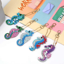 Carica l'immagine nel visualizzatore di Gallery, Portachiavi Diamond Painting 5D Cavallucci Marini 5 Pezzi