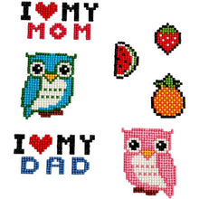 Carica l'immagine nel visualizzatore di Gallery, Set di Adesivi Diamond Painting "Amo Mamma e Papà" per Bambini