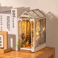 Carica l&#39;immagine nel visualizzatore di Gallery, Book Nook - Serra