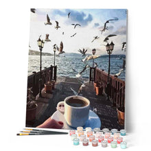 Carica l'immagine nel visualizzatore di Gallery, Dipingere con i numeri - Caffè E Gabbiani Sul Lungomare Figured'Art