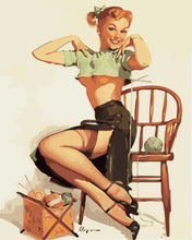 Carica l'immagine nel visualizzatore di Gallery, Dipingere con i numeri - Pin-up vintage che lavora a maglia