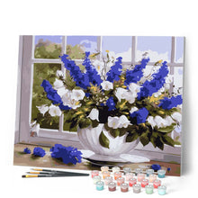 Carica l'immagine nel visualizzatore di Gallery, Dipingere con i numeri - Vaso di fiori blu e bianchi Figured'Art