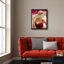Carica l'immagine nel visualizzatore di Gallery, Dipingere con i numeri - Donna con cappello e vestito rosso