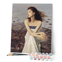 Carica l'immagine nel visualizzatore di Gallery, Dipingere con i numeri - Donna Sulle Rocce In Spiaggia Figured'Art