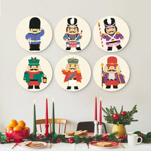 Carica l'immagine nel visualizzatore di Gallery, Mini Set Dipingere con i Numeri - Dischi di Ø20cm (6 pezzi) - Schiaccianoci Vintage