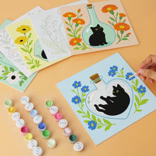 Carica l'immagine nel visualizzatore di Gallery, Mini Set Dipingere con i Numeri 20x20cm (6 pezzi) - Gatti Neri Botanici