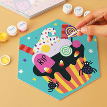 Carica l'immagine nel visualizzatore di Gallery, Mini Set Dipingere con i Numeri - Esagoni (6 pezzi) - Gatto Stregato