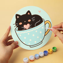Carica l'immagine nel visualizzatore di Gallery, Mini Set Dipingere con i Numeri - Dischi di Ø20cm (6 pezzi) - Gatti e tazze da tè