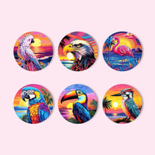 Carica l'immagine nel visualizzatore di Gallery, Dipingere con i numeri Sottobicchieri 15cm (6 pezzi) - Uccelli Tropicali Vibranti