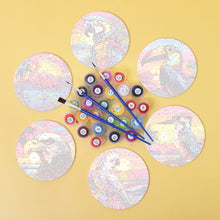 Carica l'immagine nel visualizzatore di Gallery, Set di 6 Sottobicchieri da Dipingere con i numeri (10cm diametro) - Uccelli Tropicali
