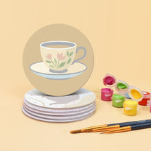 Carica l'immagine nel visualizzatore di Gallery, Set di 6 Sottobicchieri da Dipingere con i numeri (10cm diametro) - L'ora del tè