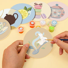 Carica l'immagine nel visualizzatore di Gallery, Set di 6 Sottobicchieri da Dipingere con i numeri (10cm diametro) - L'ora del tè