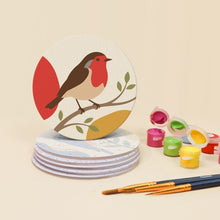 Carica l'immagine nel visualizzatore di Gallery, Set di 6 Sottobicchieri da Dipingere con i numeri (10cm diametro) - Canti del Bosco