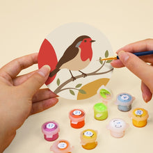 Carica l'immagine nel visualizzatore di Gallery, Set di 6 Sottobicchieri da Dipingere con i numeri (10cm diametro) - Canti del Bosco