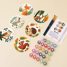 Carica l'immagine nel visualizzatore di Gallery, Set di 6 Sottobicchieri da Dipingere con i numeri (10cm diametro) - Amici del Bosco