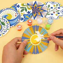 Carica l'immagine nel visualizzatore di Gallery, Set di 6 Sottobicchieri da Dipingere con i numeri (10cm diametro) - Motivi Mediterranei
