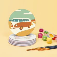 Carica l'immagine nel visualizzatore di Gallery, Set di 6 Sottobicchieri da Dipingere con i numeri (10cm diametro) - Viaggio nel Deserto