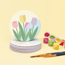 Carica l'immagine nel visualizzatore di Gallery, Set di 6 Sottobicchieri da Dipingere con i numeri (10cm diametro) - Fiori di primavera