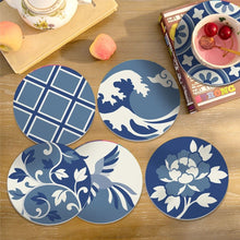 Carica l'immagine nel visualizzatore di Gallery, Set di 6 Sottobicchieri da Dipingere con i numeri (10cm diametro) - Blu mediterraneo