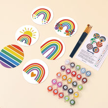 Carica l'immagine nel visualizzatore di Gallery, Set di 6 Sottobicchieri da Dipingere con i numeri (10cm diametro) - Arcobaleno colorato