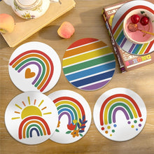 Carica l'immagine nel visualizzatore di Gallery, Set di 6 Sottobicchieri da Dipingere con i numeri (10cm diametro) - Arcobaleno colorato