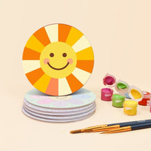 Carica l'immagine nel visualizzatore di Gallery, Set di 6 Sottobicchieri da Dipingere con i numeri (10cm diametro) - Icone pop felici