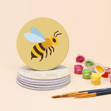 Carica l'immagine nel visualizzatore di Gallery, Set di 6 Sottobicchieri da Dipingere con i numeri (10cm diametro) - Giardino delle api