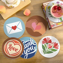 Carica l'immagine nel visualizzatore di Gallery, Set di 6 Sottobicchieri da Dipingere con i numeri (10cm diametro) - Messaggi d’amore