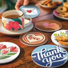 Carica l'immagine nel visualizzatore di Gallery, Set di 6 Sottobicchieri da Dipingere con i numeri (10cm diametro) - Messaggi d’amore