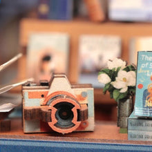 Carica l'immagine nel visualizzatore di Gallery, Book Nook - Libreria letteraria