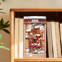 Carica l'immagine nel visualizzatore di Gallery, Book Nook - Sussurro di neve a Kyoto