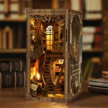 Carica l'immagine nel visualizzatore di Gallery, Book Nook - Sala Biblioteca Antica