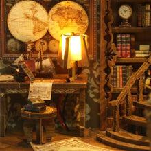 Carica l'immagine nel visualizzatore di Gallery, Book Nook - Sala Biblioteca Antica