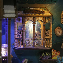 Carica l'immagine nel visualizzatore di Gallery, Book Nook - Enigma sul Fondale Marino