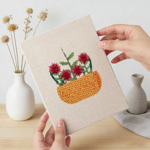 Carica l'immagine nel visualizzatore di Gallery, Punch Needle Kit (4 pezzi) con cornici - Cesto Floreale