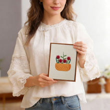 Carica l'immagine nel visualizzatore di Gallery, Punch Needle Kit (4 pezzi) con cornici - Cesto Floreale