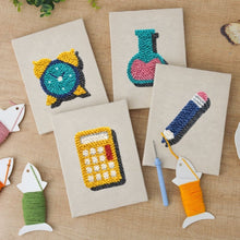 Carica l'immagine nel visualizzatore di Gallery, Punch Needle Kit (4 pezzi) con cornici - Essenziali da Scrivania 1