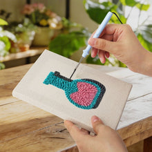 Carica l'immagine nel visualizzatore di Gallery, Punch Needle Kit (4 pezzi) con cornici - Essenziali da Scrivania 1