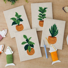 Carica l'immagine nel visualizzatore di Gallery, Punch Needle Kit (4 pezzi) con cornici - Giungla Urbana 1