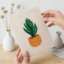 Carica l'immagine nel visualizzatore di Gallery, Punch Needle Kit (4 pezzi) con cornici - Giungla Urbana 1
